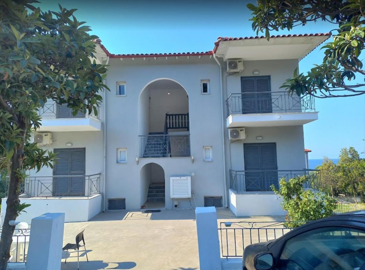 Merida Apartments Mola Kalyva Exterior photo